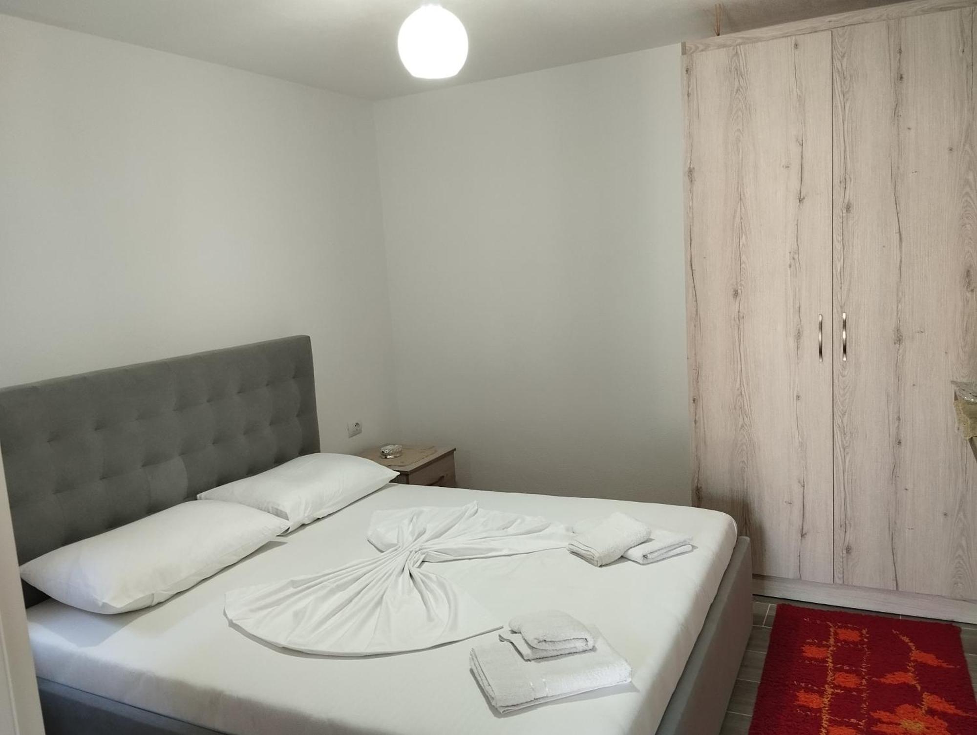 Erteo Guest House Pogradec Eksteriør billede