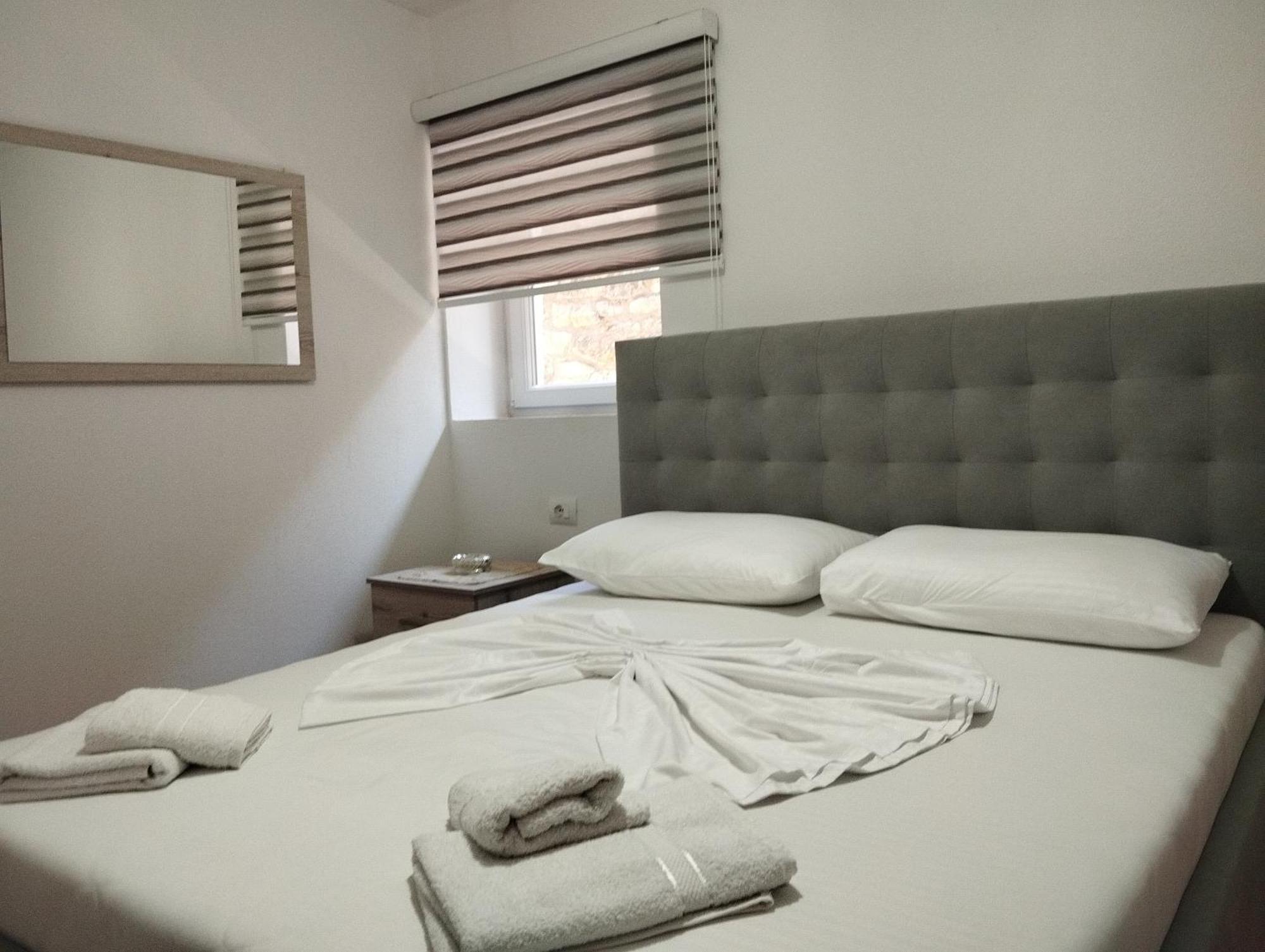 Erteo Guest House Pogradec Eksteriør billede